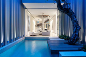 Desain Rumah Mewah dengan Kolam Renang yang Indah